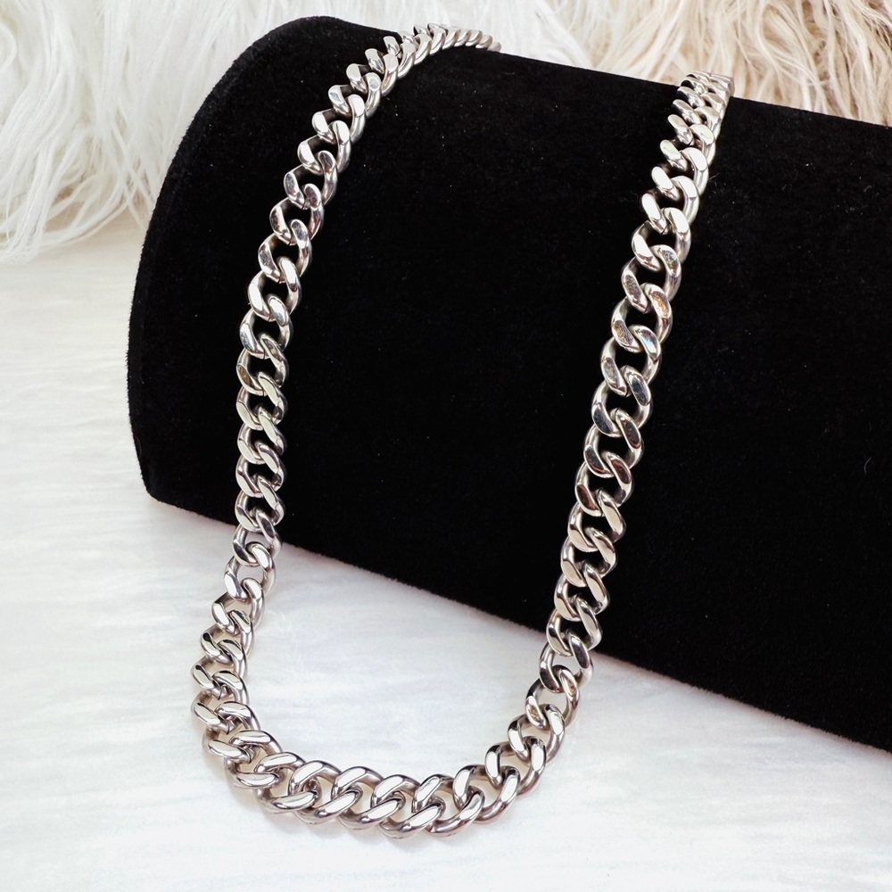 Cuban link, weighted, silvertone, unisex Necklace